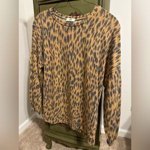 Leopard print pull over top NWOT